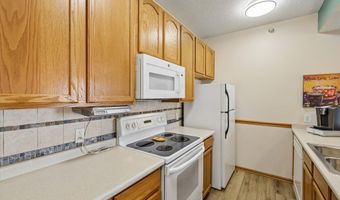 1210 NE 6th Ln I16, Ankeny, IA 50021