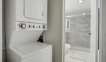 5300 HOLMES RUN Pkwy 417, Alexandria, VA 22304
