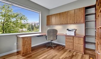16268 Noble Point Dr, Anchorage, AK 99516