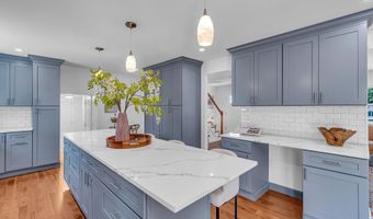 168 Leonardville Rd, Belford, NJ 07718