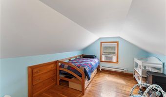 104 Knotty Oak Rd, Coventry, RI 02816