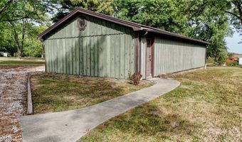 2982 Homeworth Rd, Alliance, OH 44601