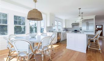 808 W Beach Rd, Charlestown, RI 02813