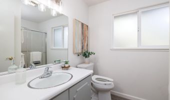 137 Valley Lakes Dr, Santa Rosa, CA 95409