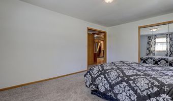 2207 S GLADYS Ave, Appleton, WI 54915
