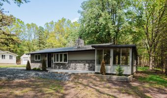 54 Skyline Dr, Albrightsville, PA 18210