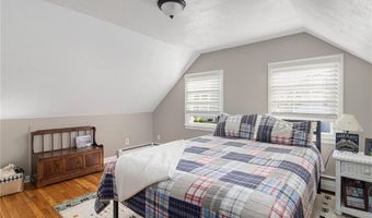 1 Adelaide Ave, Bristol, RI 02809