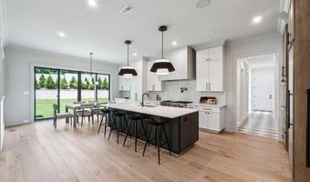 7805 CAYUGA Ave, Bethesda, MD 20817