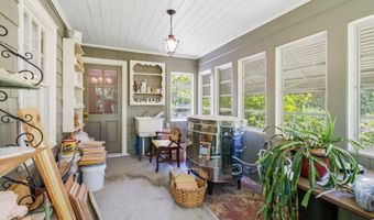 33 Sunset Dr, Anniston, AL 36207