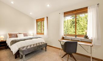 16396 Skyline Dr, Bend, OR 97703