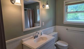 39 Juniper Dr, Hopkinton, RI 02804