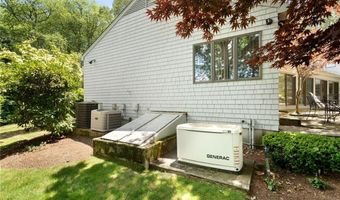 125 Woodruff Ave, Narragansett, RI 02882