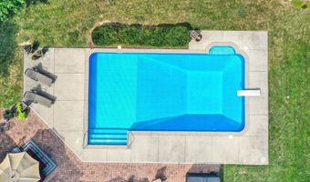 5695 N London Rd, Fairland, IN 46126