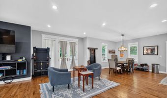 108 N Main St, Algonquin, IL 60102