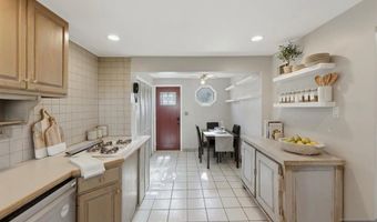 2 Lloyd Pl, Belleville, NJ 07109