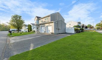 48 Poplar St, Beachwood, NJ 08722