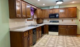 322 S 2nd St, Ashton, SD 57424