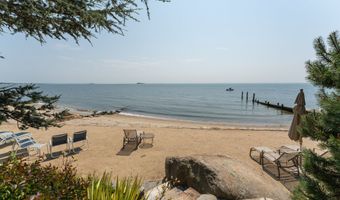 55 Shore Rd, Clinton, CT 06413