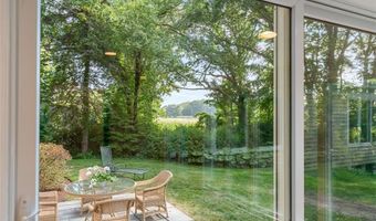 19 Preston Dr, Barrington, RI 02806
