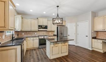 148 Gemstone Ln, Acworth, GA 30101