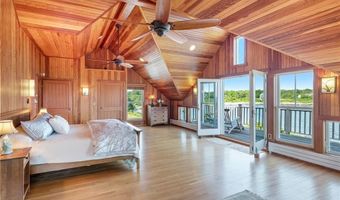 4 Hull Cove St, Jamestown, RI 02835