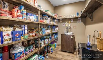 1009 Larkspur Trl, Banner Elk, NC 28604