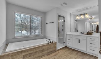 1091 Green Rd, Ann Arbor, MI 48105