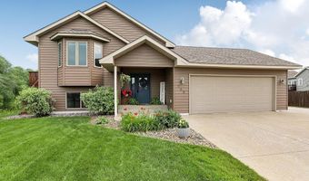 105 Estate Dr, Avon, MN 56310
