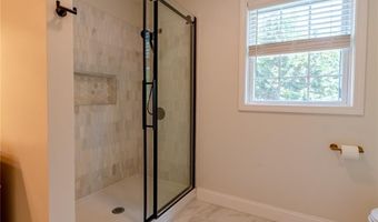 122 Sylvan Dr, East Greenwich, RI 02818