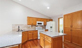 14208 Heritage Ln, Apple Valley, MN 55124