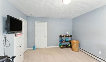 3 Sandy Ln, Bristol, RI 02809