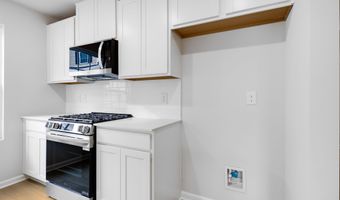 1062 C Dominy Ct, Camden, SC 29020