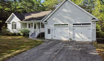 5 Little Village Ln, Belgrade, ME 04917