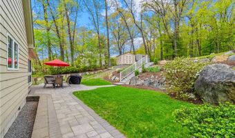 17 Will Croft St, Cumberland, RI 02864