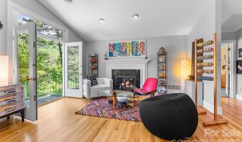 200 Robinhood Rd, Asheville, NC 28804