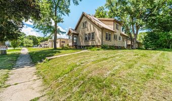 2921 Wood St, Ames, IA 50014