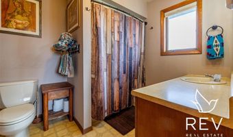 8 Mountain Dr, Cody, WY 82414