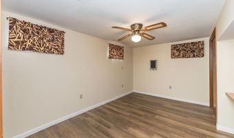 737 Smith Dr, Ballwin, MO 63011