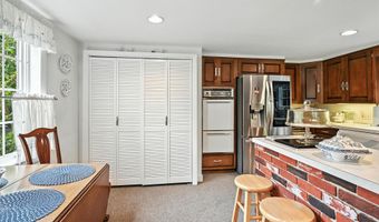 43 Green St, Augusta, ME 04330