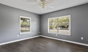 956 Old Spanish Trl, Bay St. Louis, MS 39520