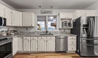 36 E Canal St, Alloway, NJ 08001