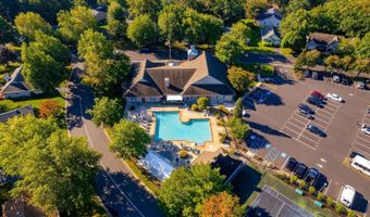 2 Morning Glory Ln, Whiting, NJ 08759