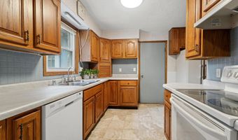 2427 BARBARA Ave, Appleton, WI 54915