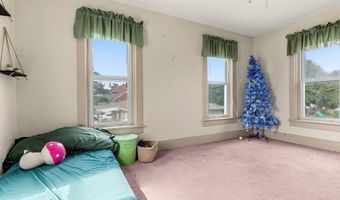 712 S MAIN St, Abingdon, IL 61410