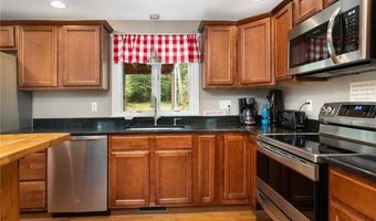 219 Fenner Hill Rd, Hopkinton, RI 02832