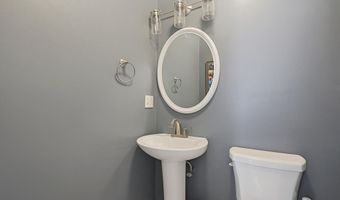 49 Round House Rd, Bourne, MA 02532