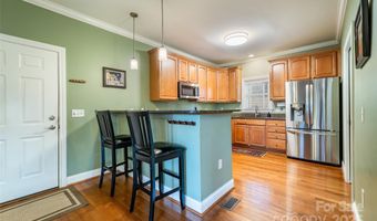 11 Forest Park Ln, Asheville, NC 28803