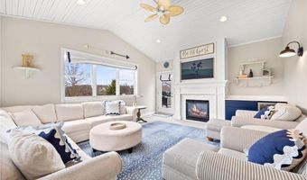 11689 E Laketowne Dr, Albertville, MN 55301