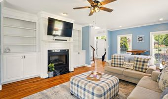 225 Watersedge Dr, Boiling Springs, SC 29316