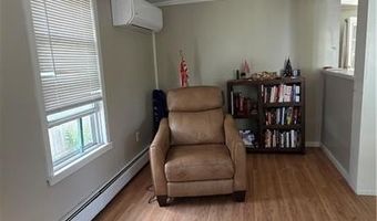 18 Glen St, East Providence, RI 02915